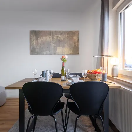 Stilvolle 3-zimmer I Home2share Apartment *